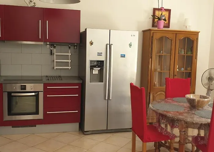 Tres Bel Appartement,proche Et Centre Ville. Daire *